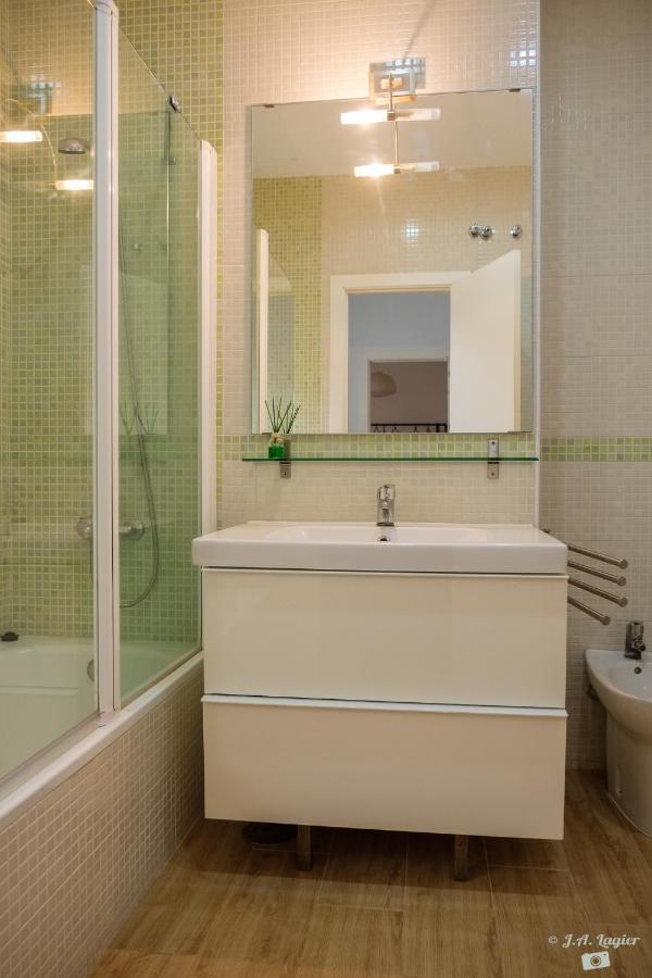 Pelicano Seville Apartments מראה חיצוני תמונה